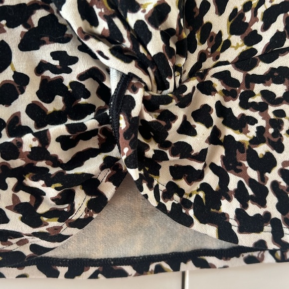 Cabi #5759 Knotty Tank - Picture 3 of 4